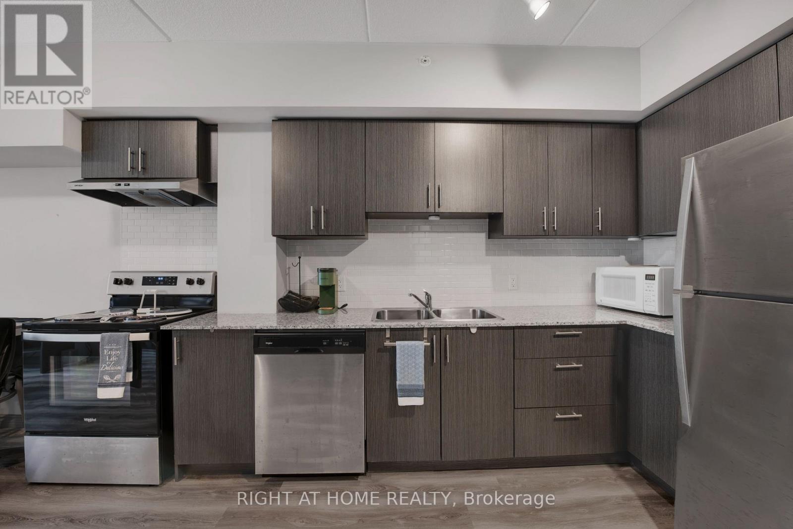 #B415 275 LARCH STREET - 23