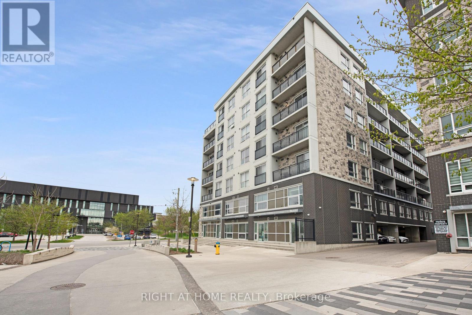 #B415 275 LARCH STREET - 25