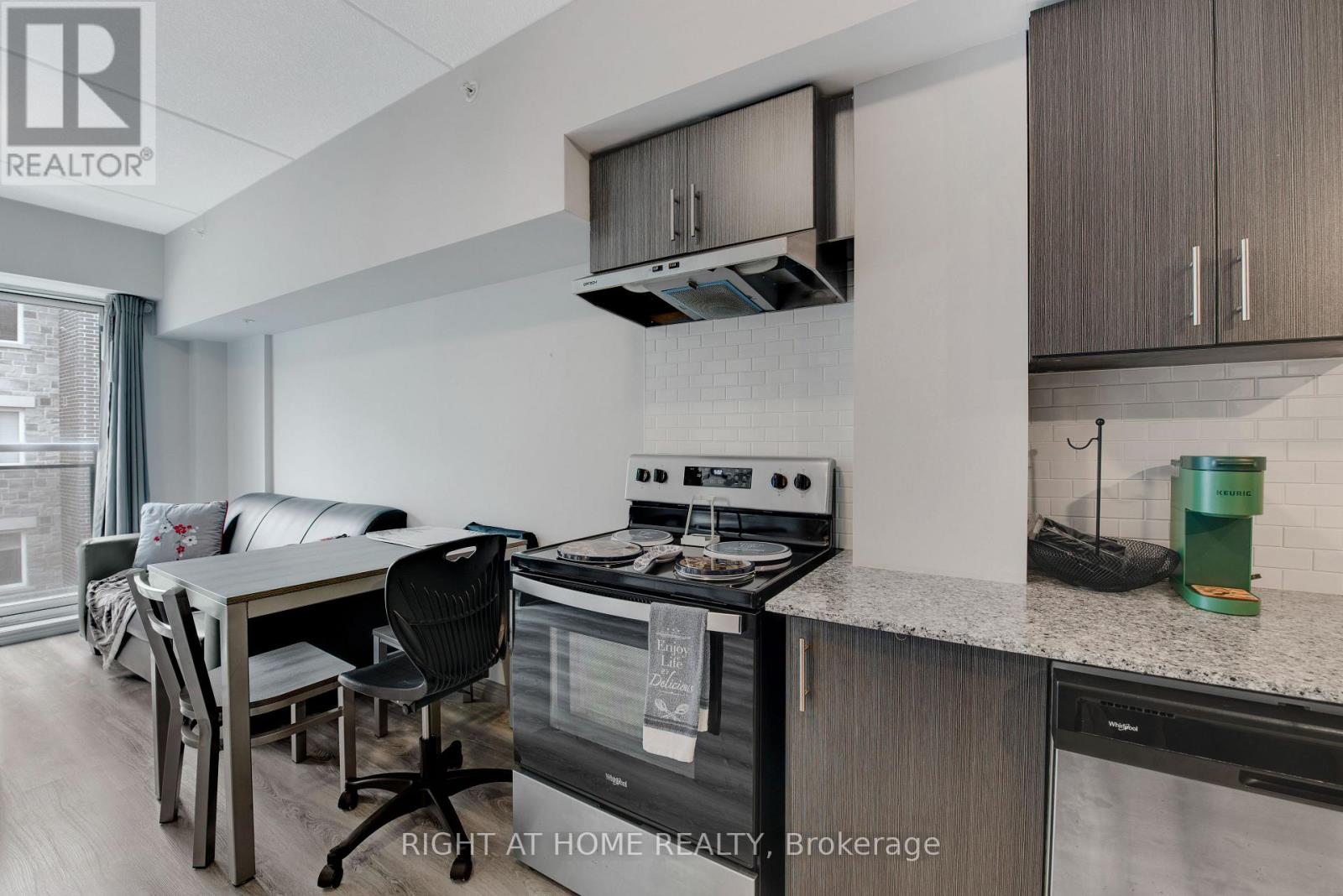 #B415 275 LARCH STREET - 9