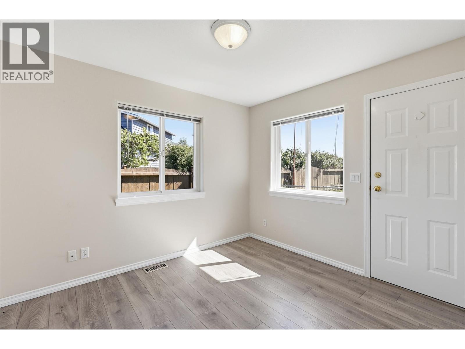 #5 723 SINGH Street - 29