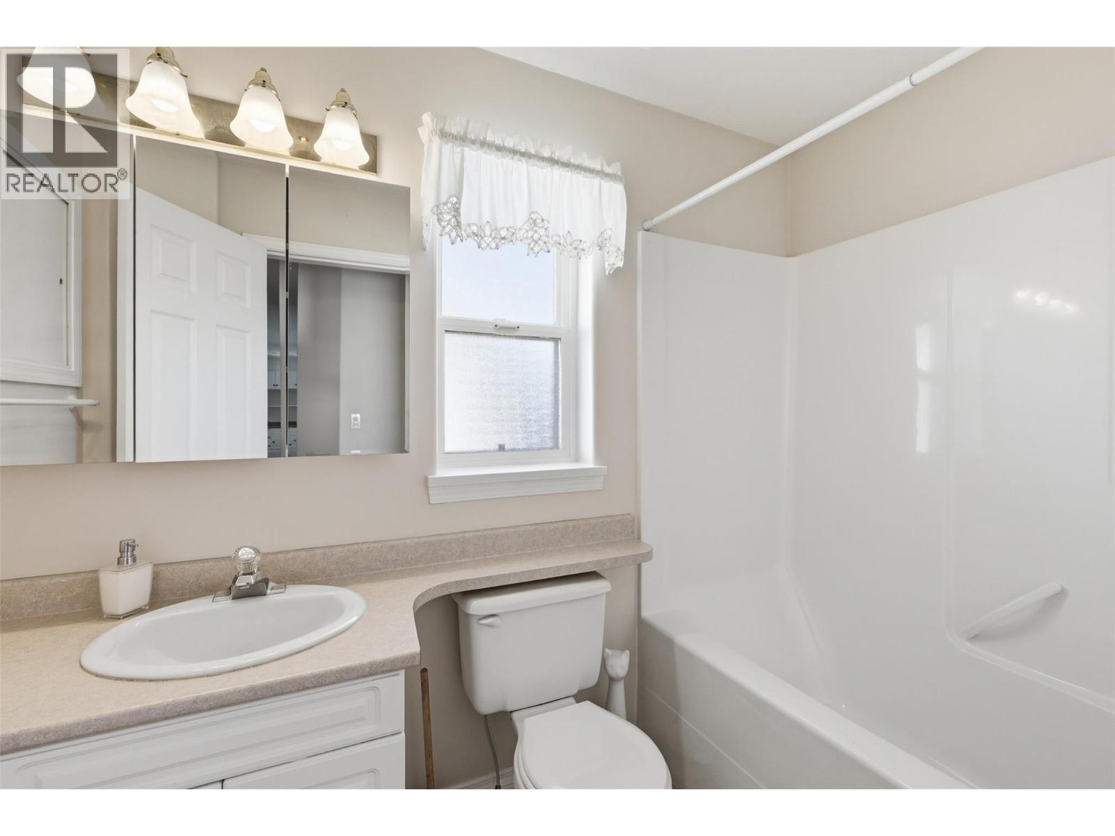 #5 723 SINGH Street - 25