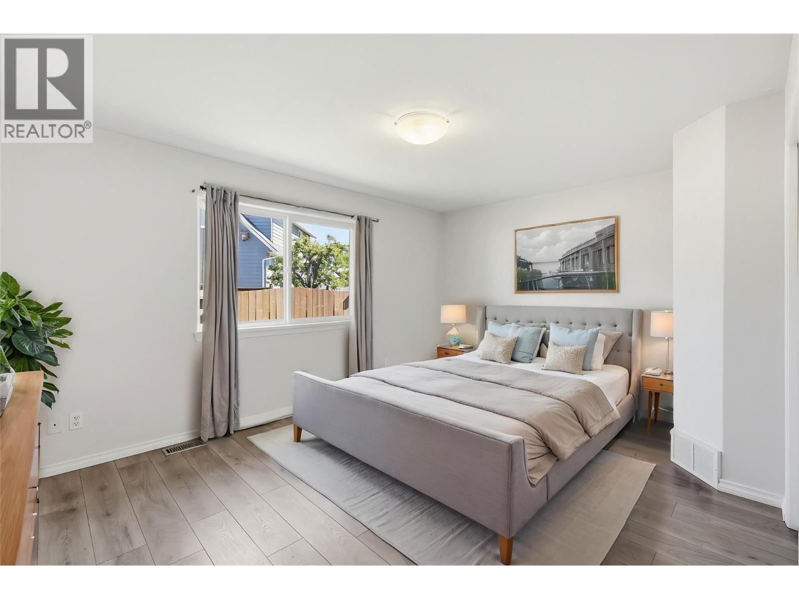 #5 723 SINGH Street - 20