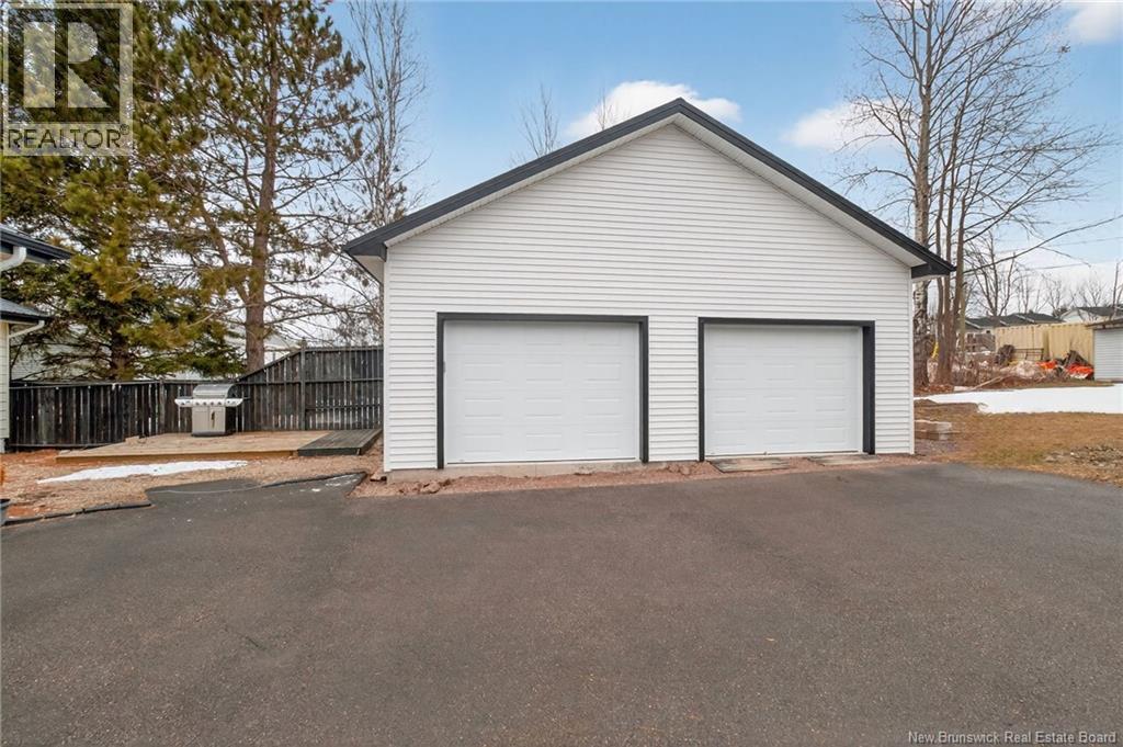 1828 Amirault Street - 47