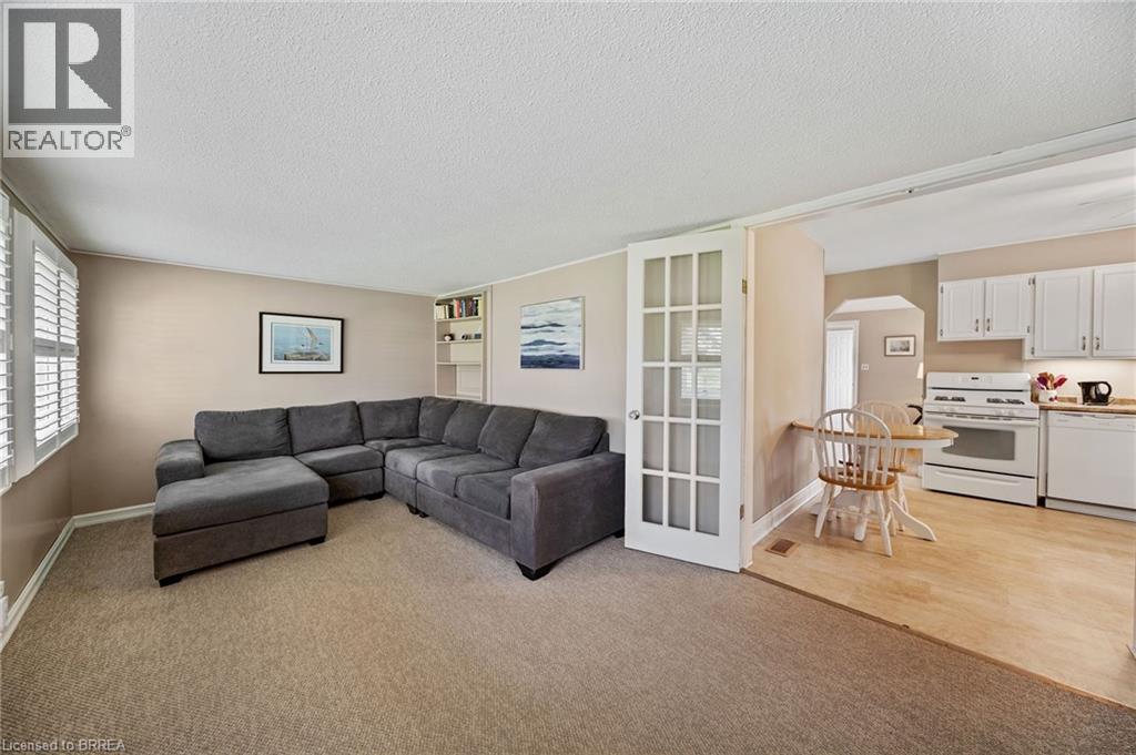 111 TOLLGATE Road - 16