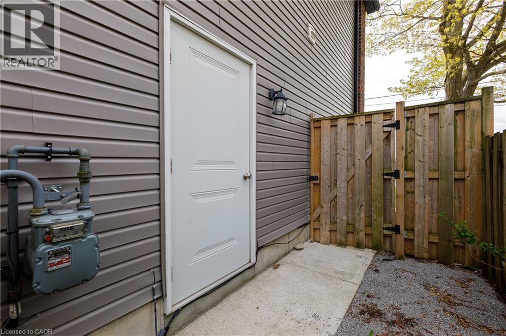 32 FREDERICK Street, Stratford, Ontario, N5A3V4 — Photo 10
