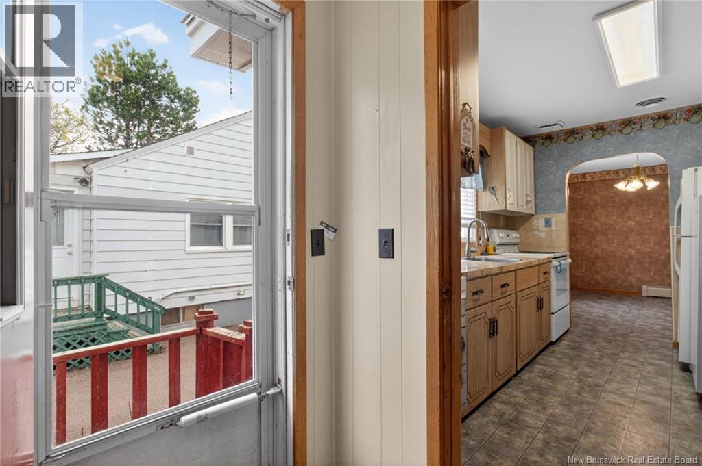 64 Connaught Avenue - 5