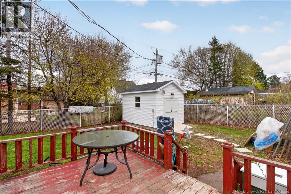 64 Connaught Avenue - 36