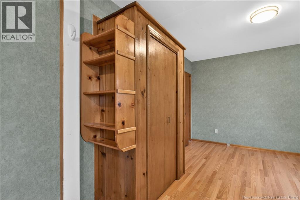 64 Connaught Avenue - 21