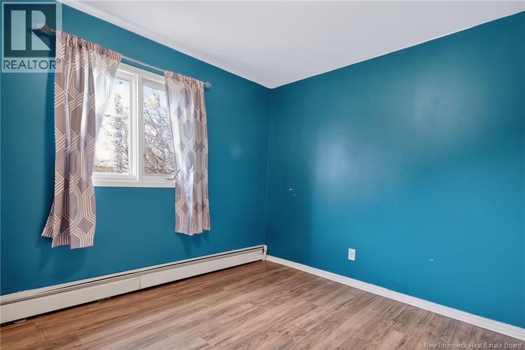 64 Connaught Avenue - 25