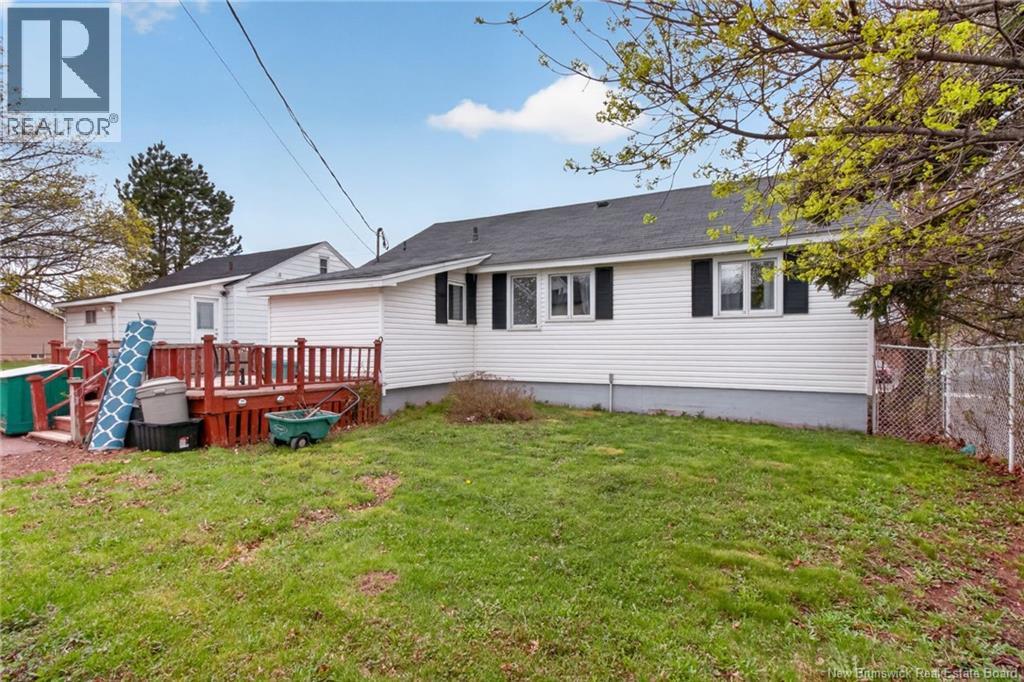 64 Connaught Avenue - 35
