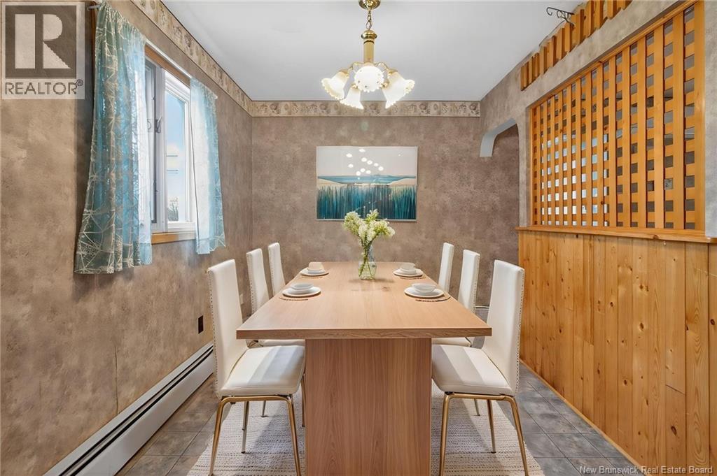 64 Connaught Avenue - 11