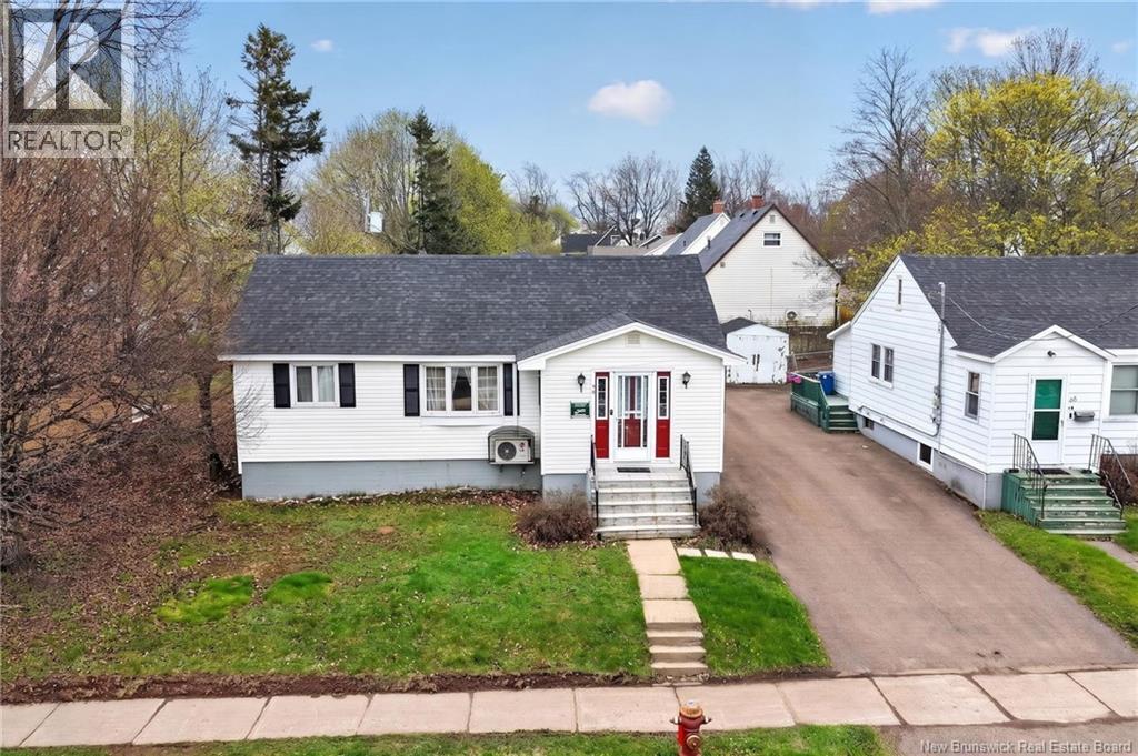64 Connaught Avenue - 40