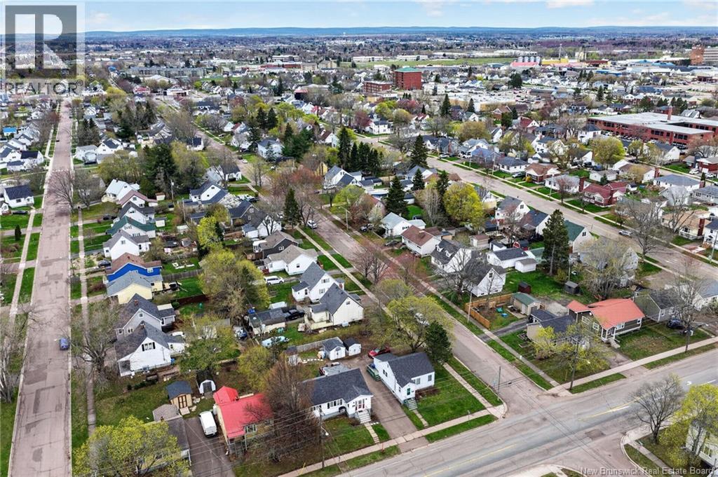 64 Connaught Avenue - 46