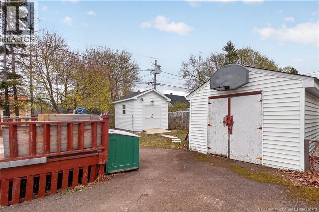 64 Connaught Avenue - 34