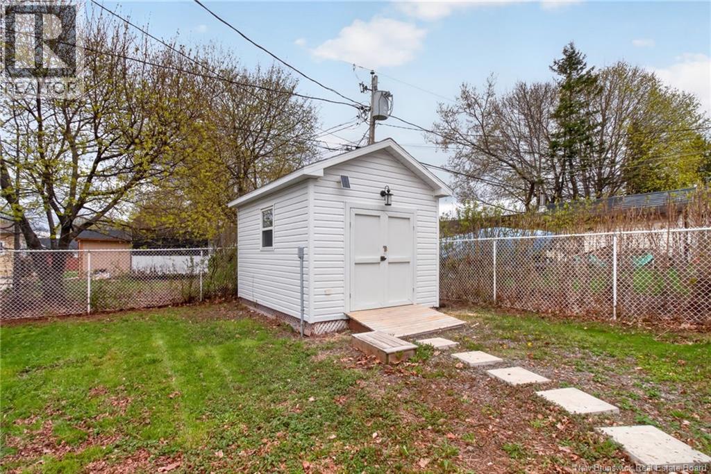 64 Connaught Avenue - 37