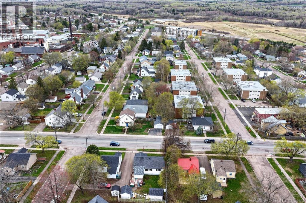 64 Connaught Avenue - 39