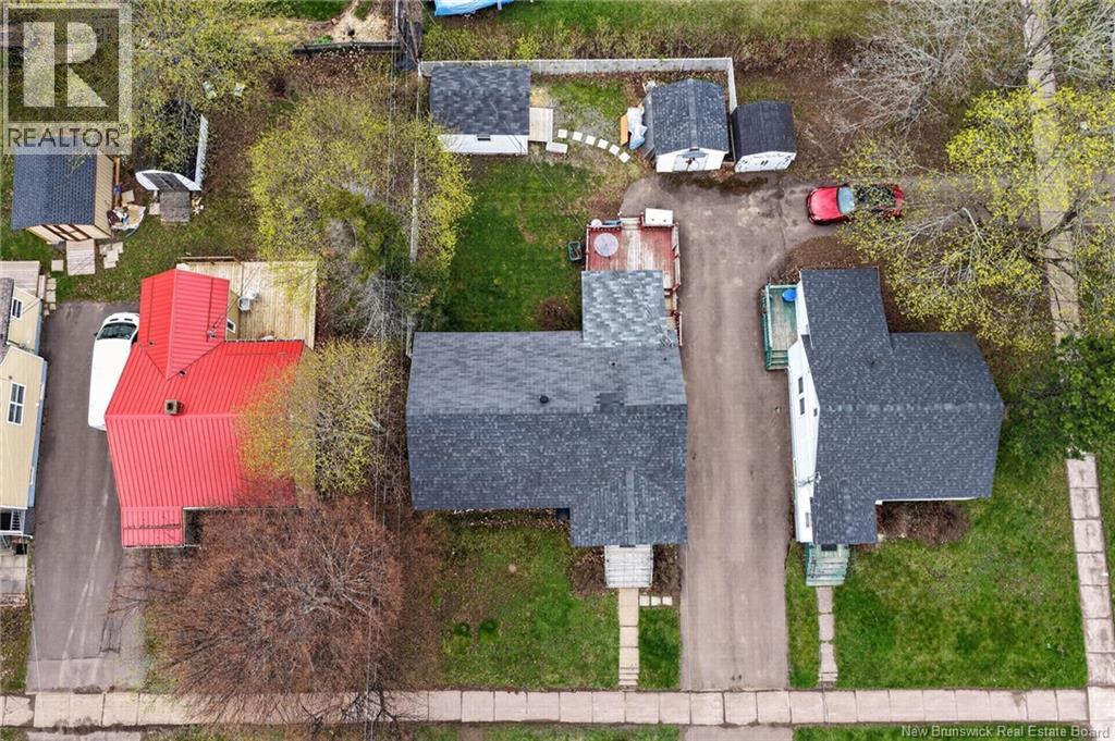 64 Connaught Avenue - 41