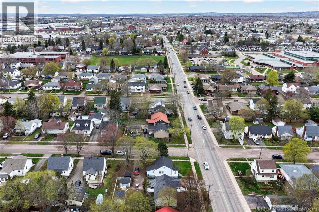 64 Connaught Avenue - 45