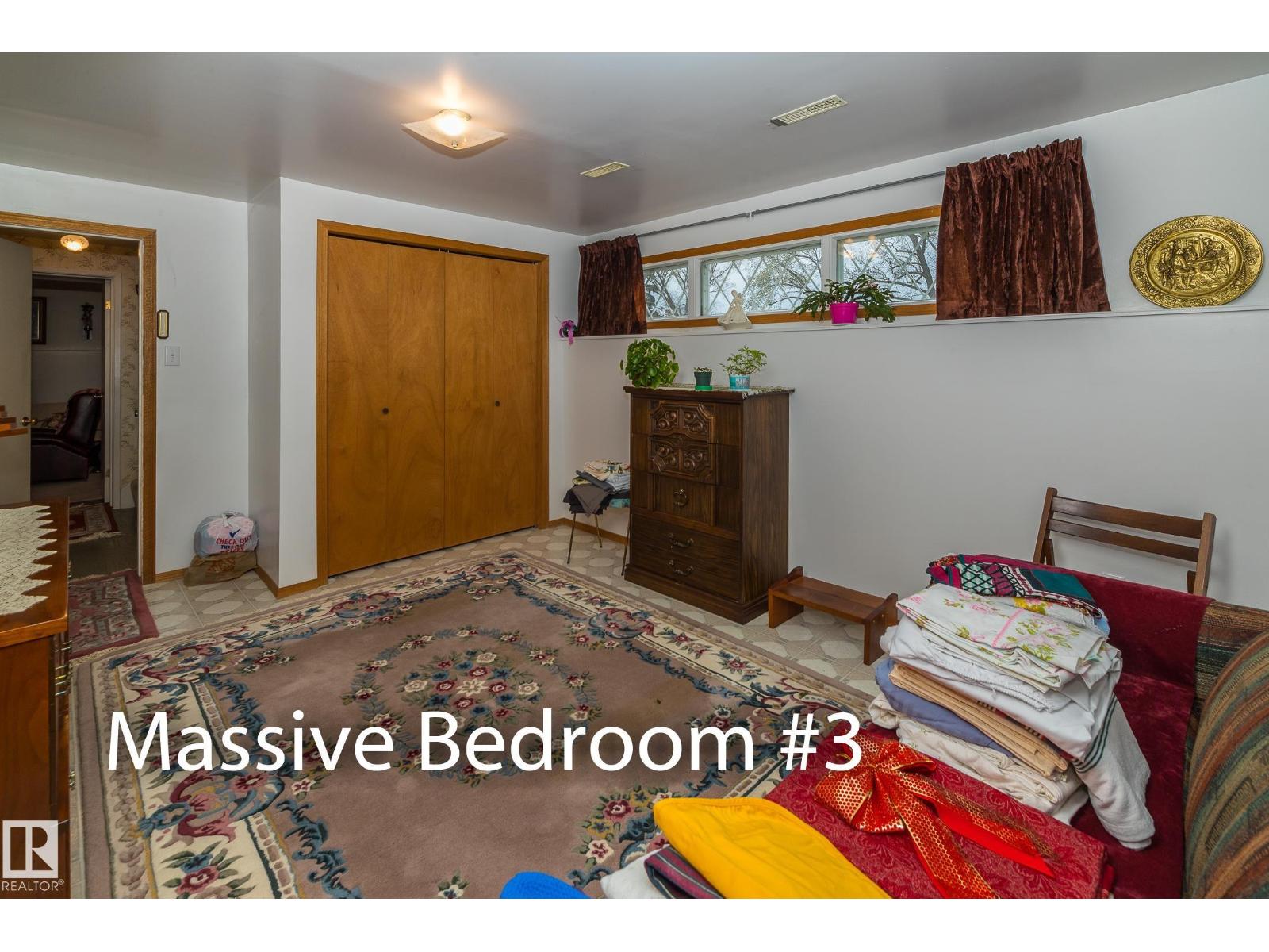 5915 115 ST NW, Edmonton
