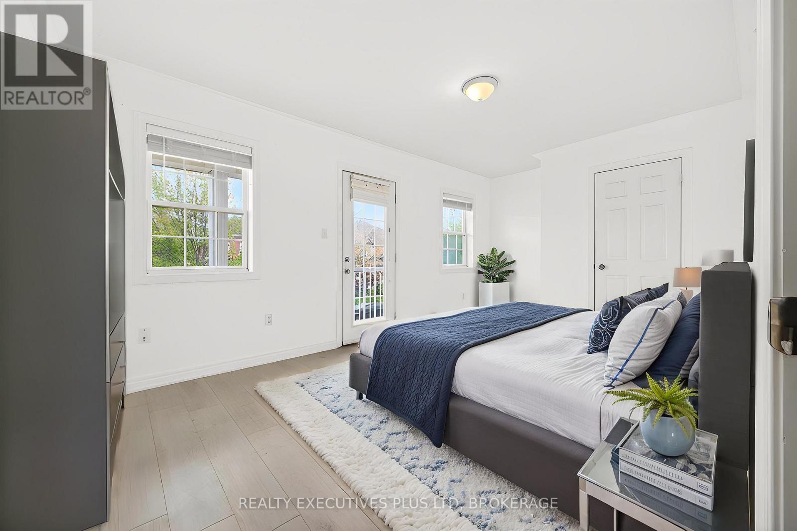 389 WRIGHT CRESCENT - 24