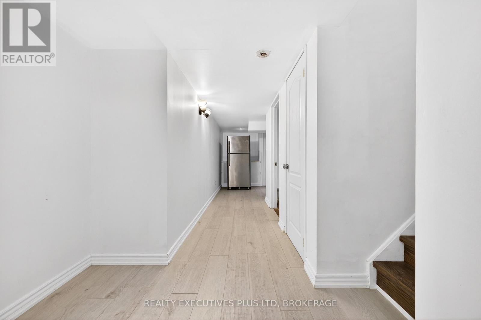 389 WRIGHT CRESCENT - 34