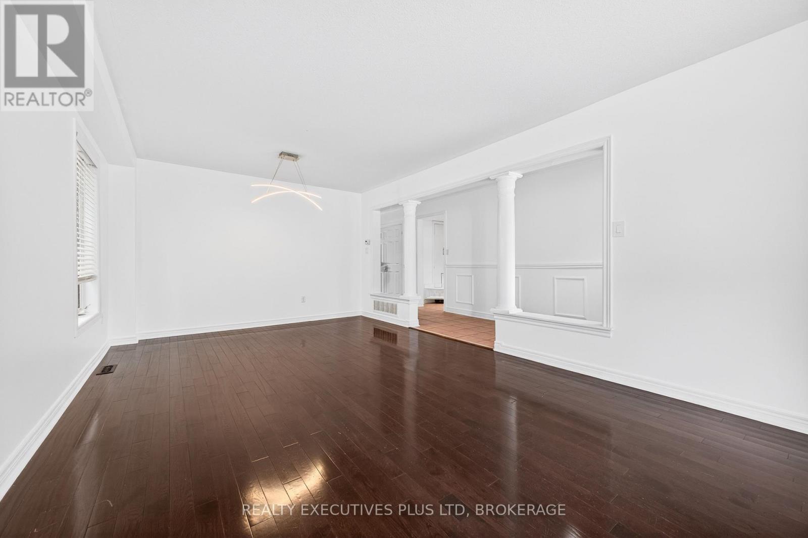 389 WRIGHT CRESCENT - 8