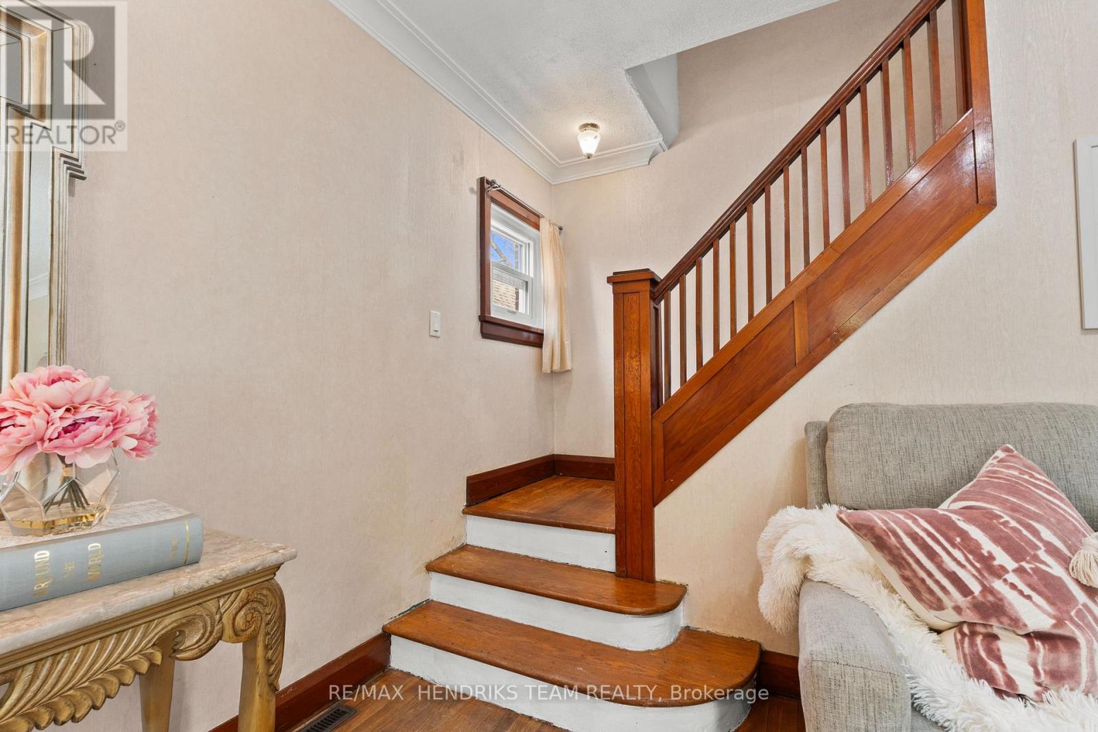 70 CARLETON STREET N - 18