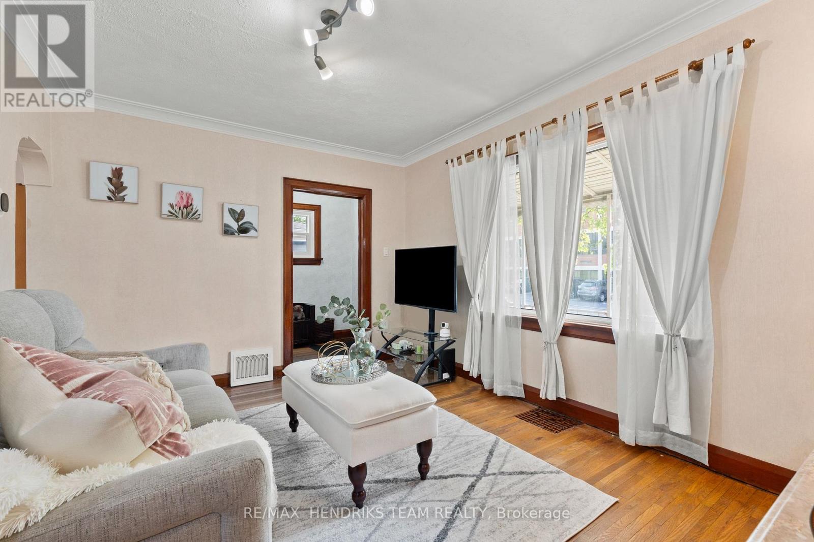 70 CARLETON STREET N - 6