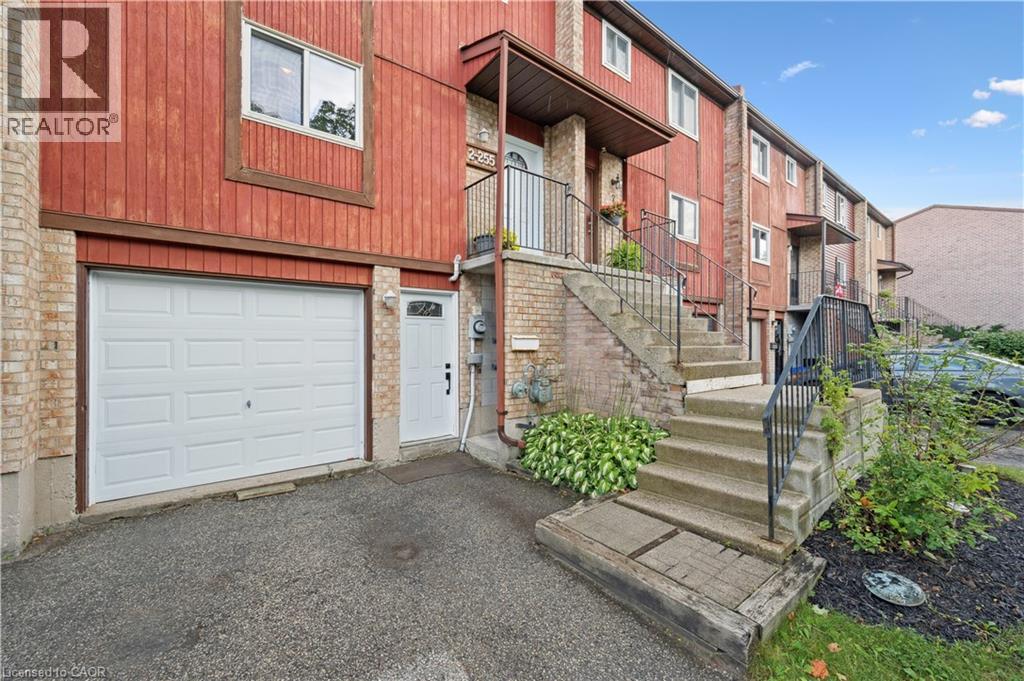 255 CAMELOT Court Unit# 2, Waterloo, Ontario, N2K3G1 — Photo 3