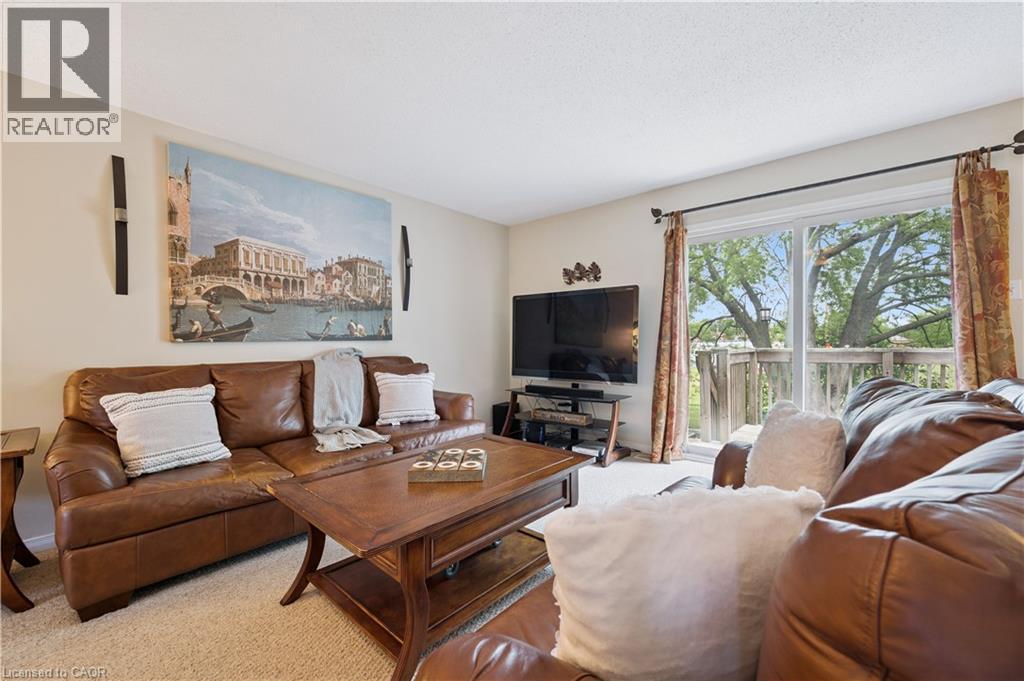 255 CAMELOT Court Unit# 2, Waterloo, Ontario, N2K3G1 — Photo 8