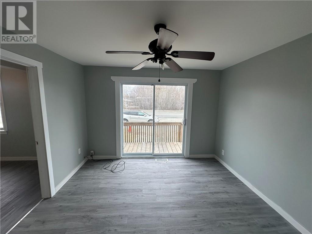 3432 Falconbridge Highway - 10