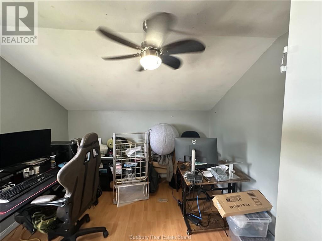 3432 Falconbridge Highway - 21