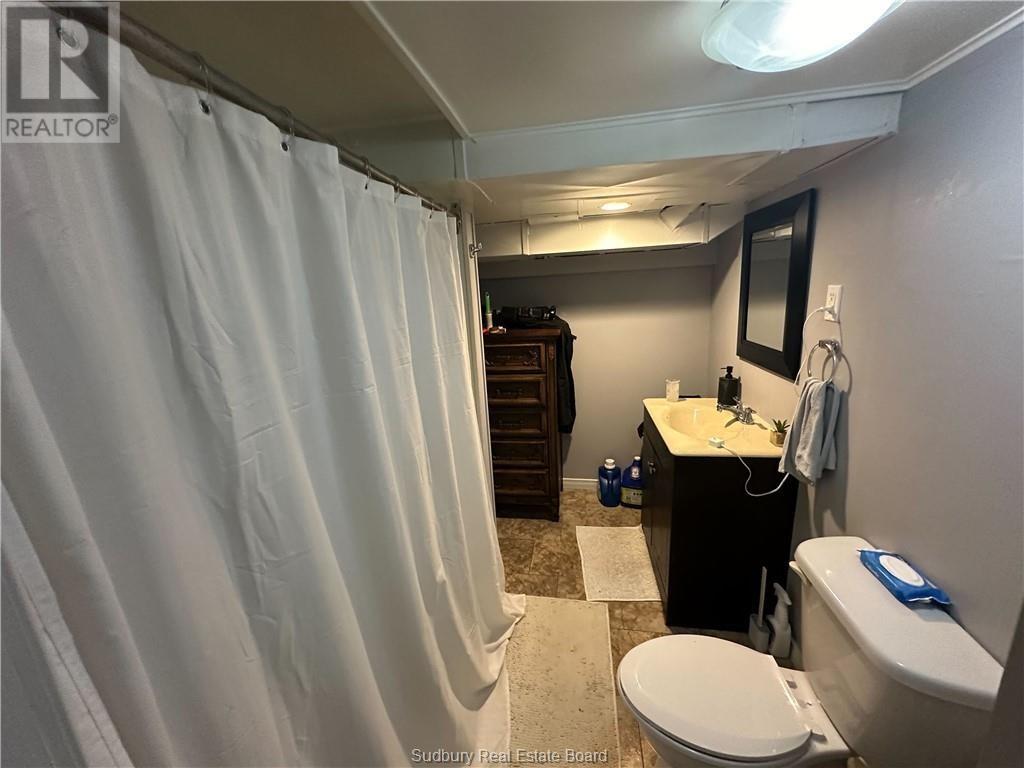 3432 Falconbridge Highway - 25