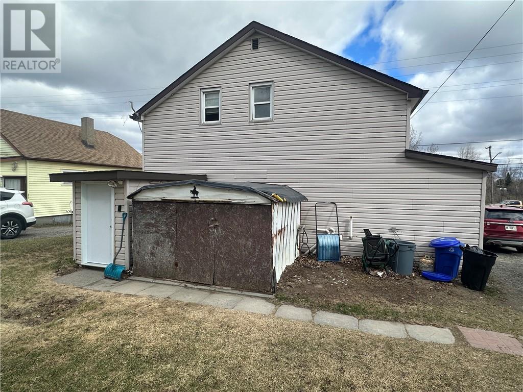 3432 Falconbridge Highway - 4