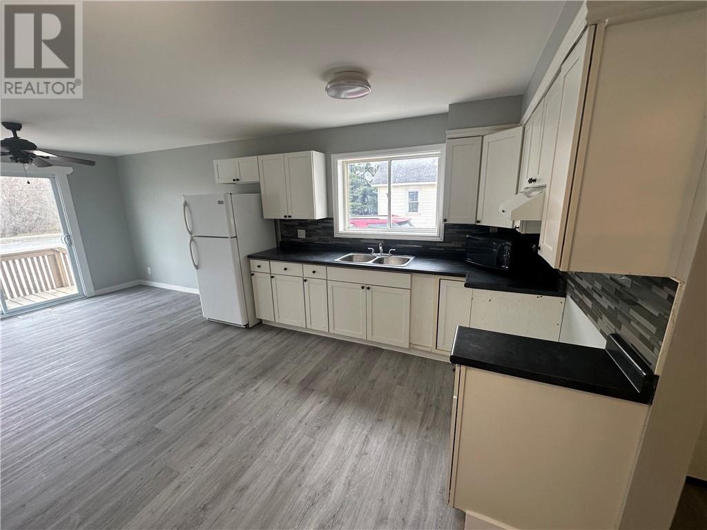 3432 Falconbridge Highway - 8