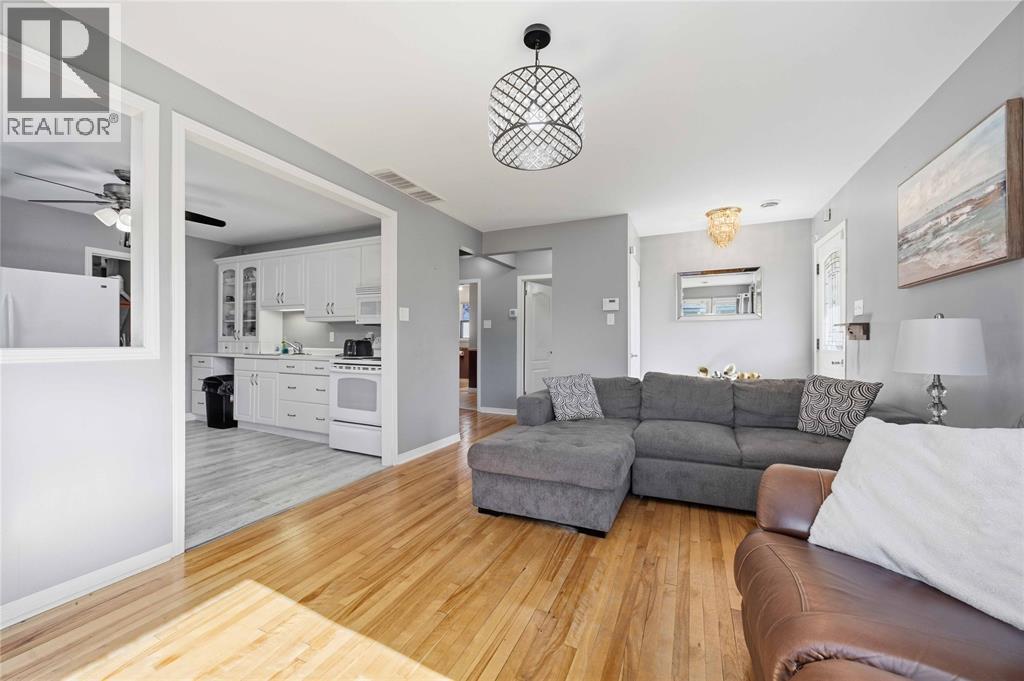 131 Evergreen DRIVE, Sarnia, Ontario, N7T4M2 — Photo 5