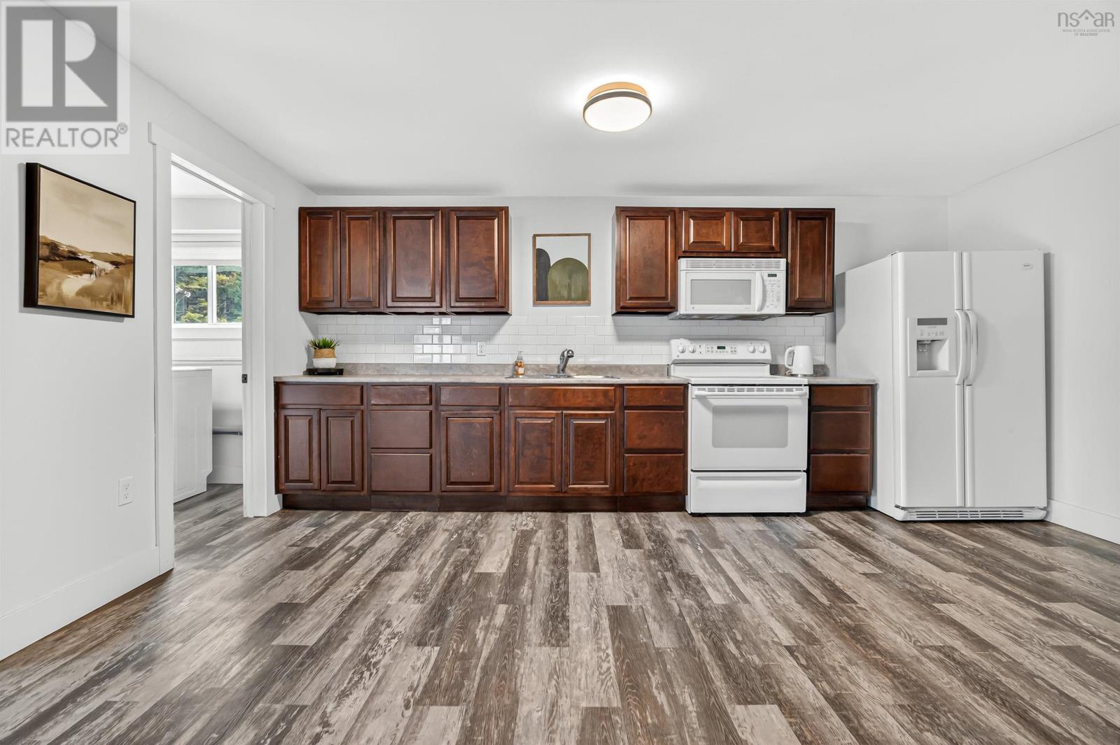 Property 32 of 48 of 2476 Prospect Road