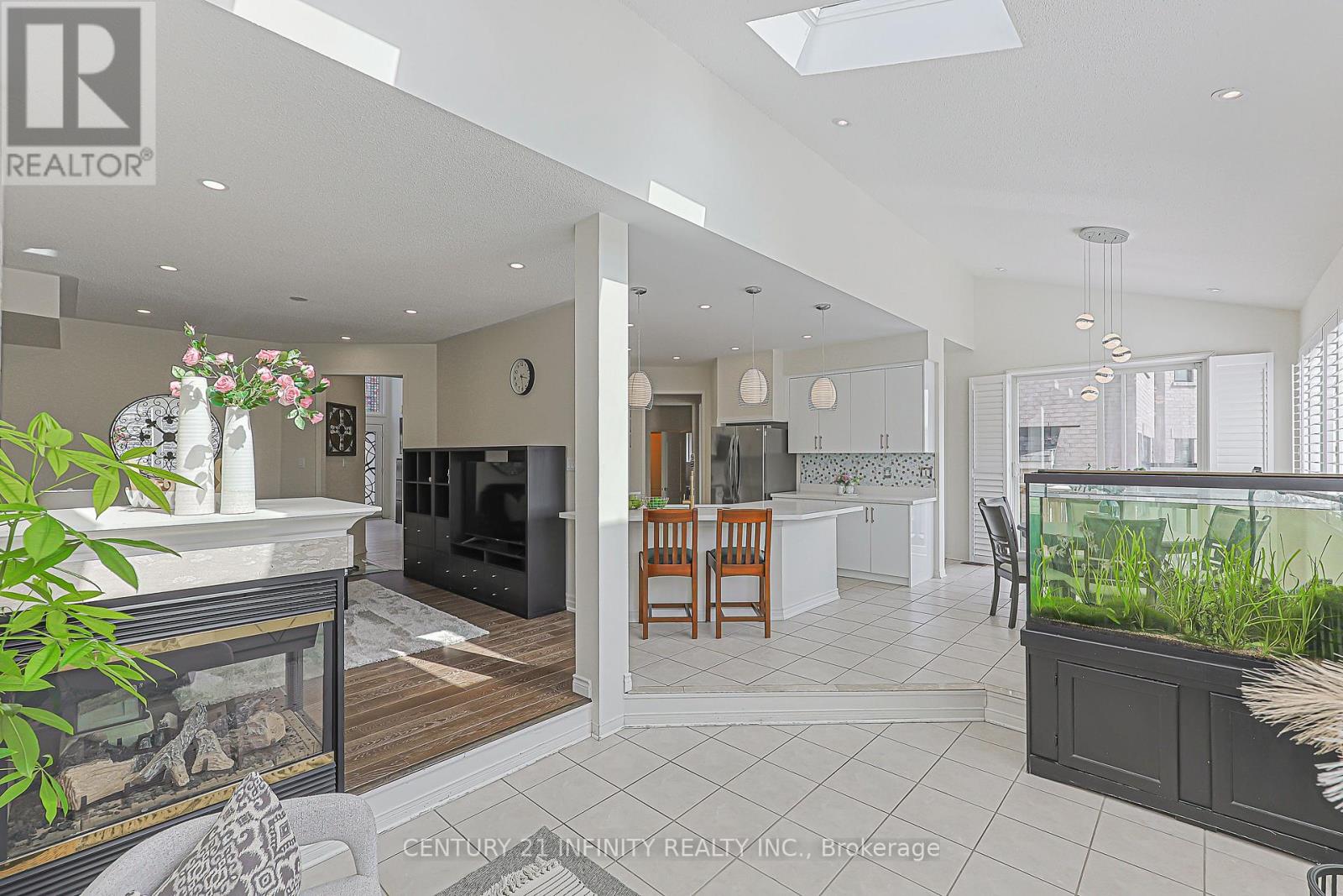 59 SPLENDOR DRIVE - 11