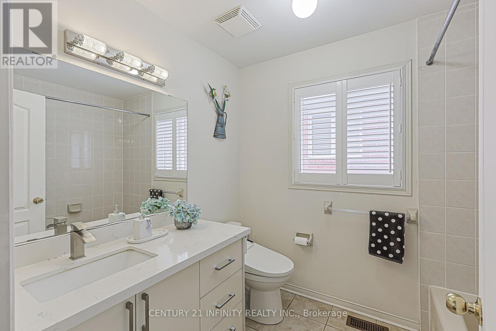 59 SPLENDOR DRIVE - 29