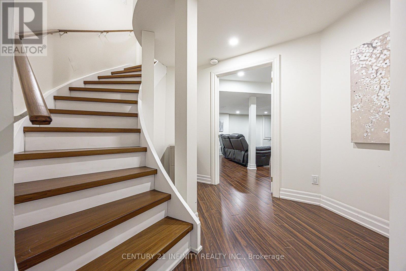 59 SPLENDOR DRIVE - 31