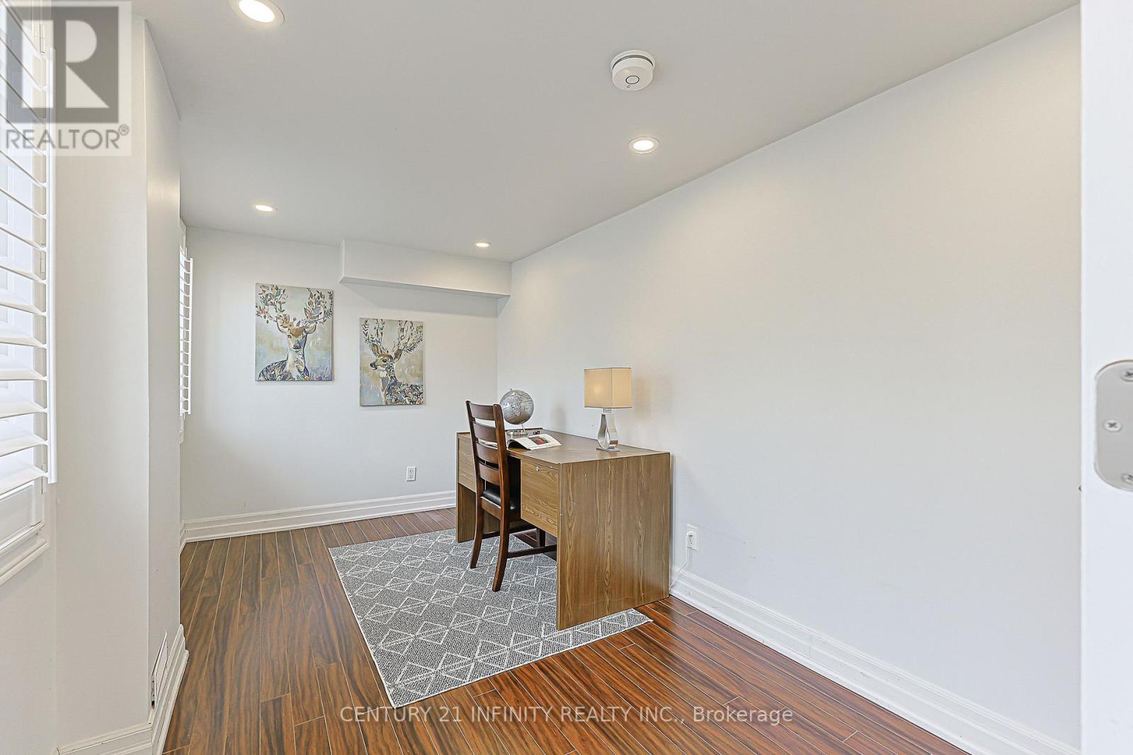 59 SPLENDOR DRIVE - 40