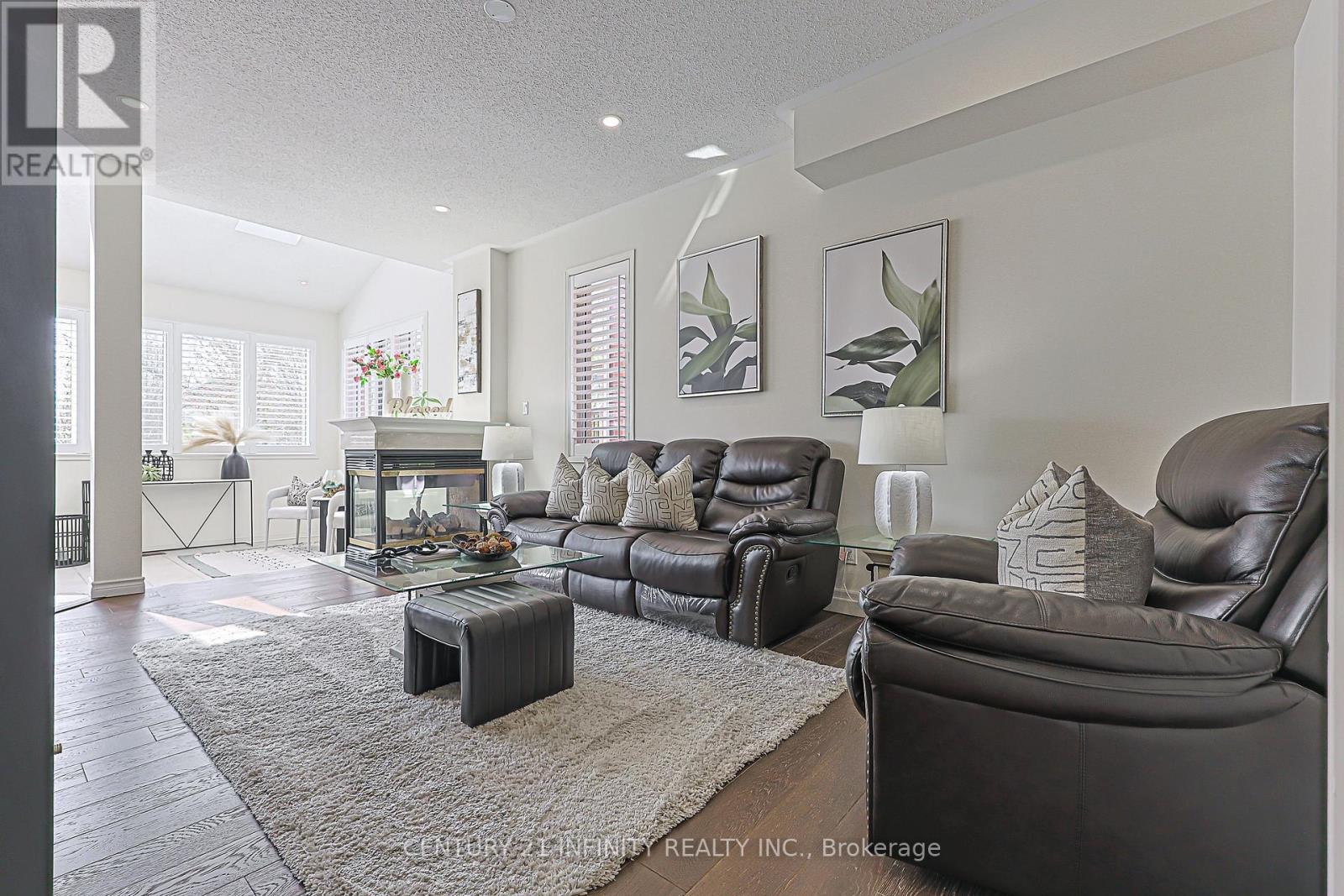 59 SPLENDOR DRIVE - 7