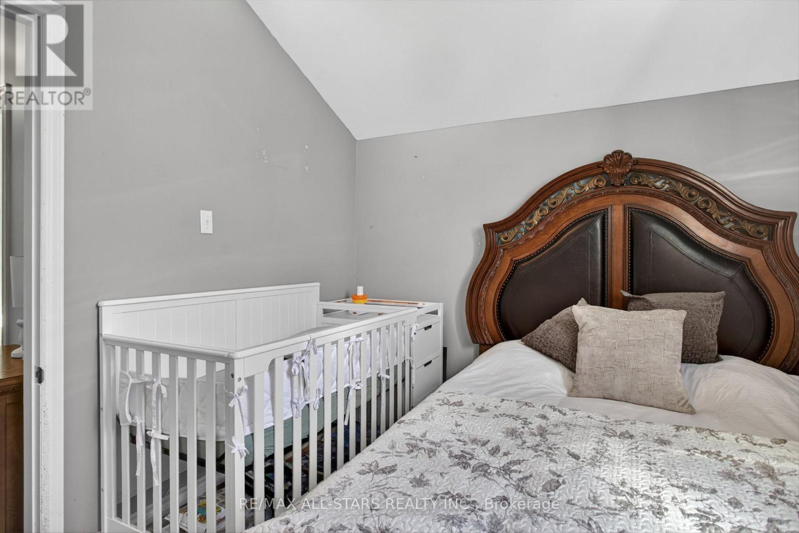 28 PRINCE STREET W - 18