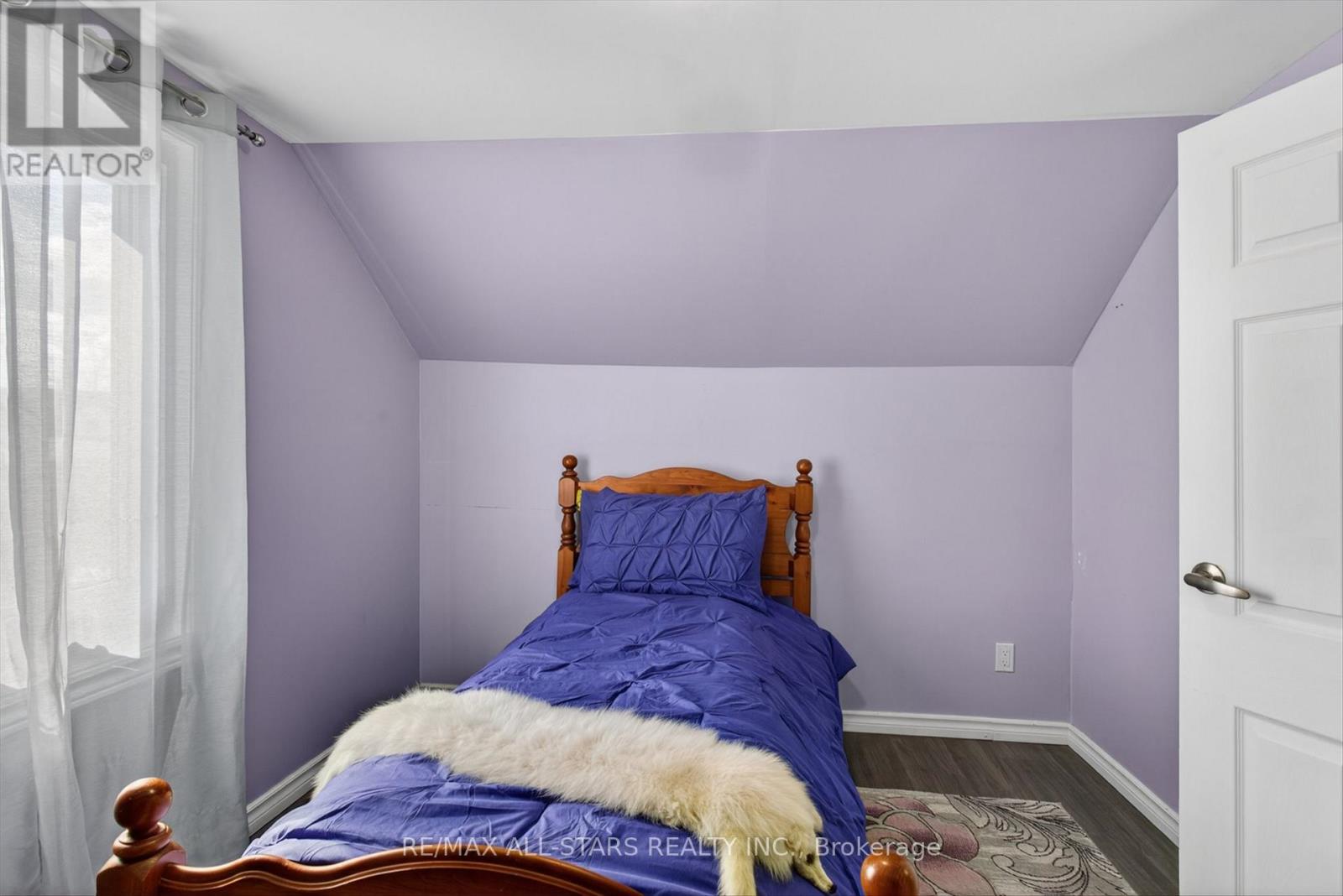 28 PRINCE STREET W - 28
