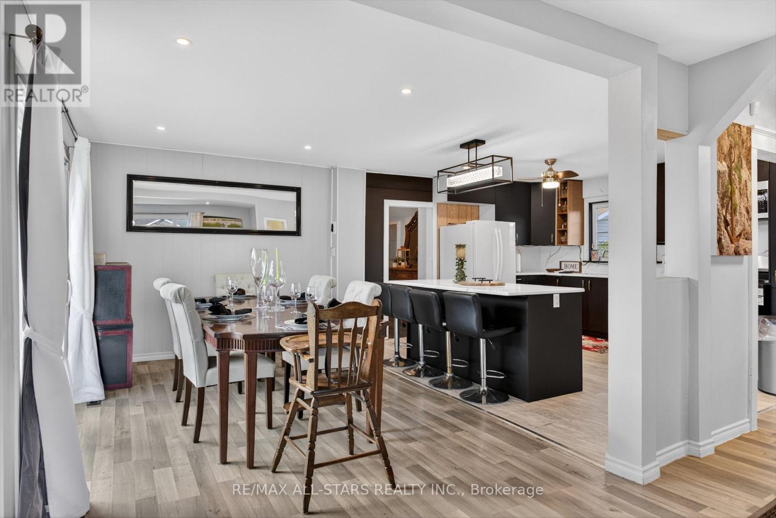 28 PRINCE STREET W - 8