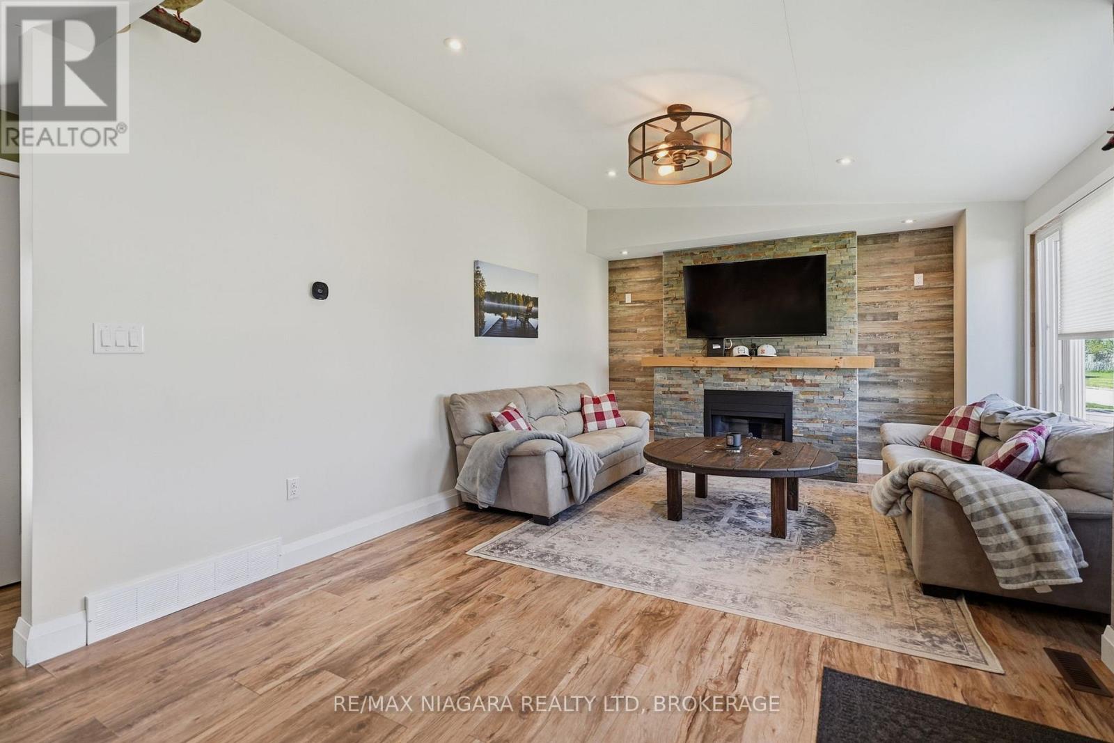 21 VERNE AVENUE - 9