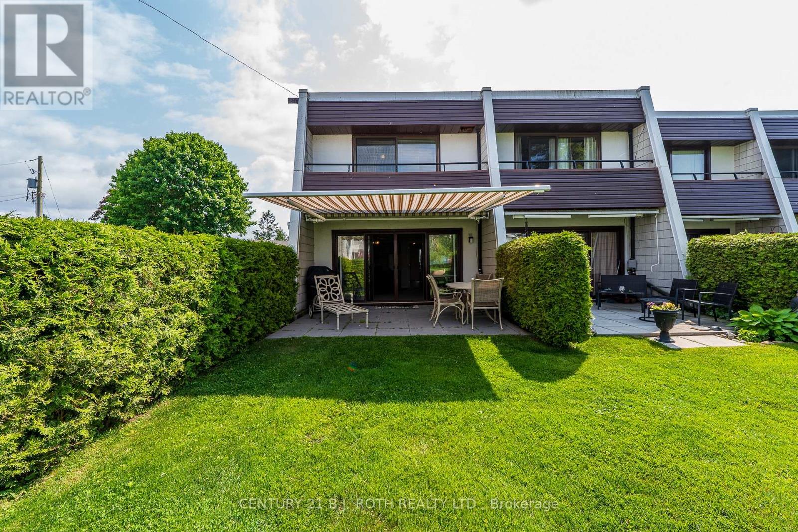 #26 1 PARADISE BOULEVARD - 20