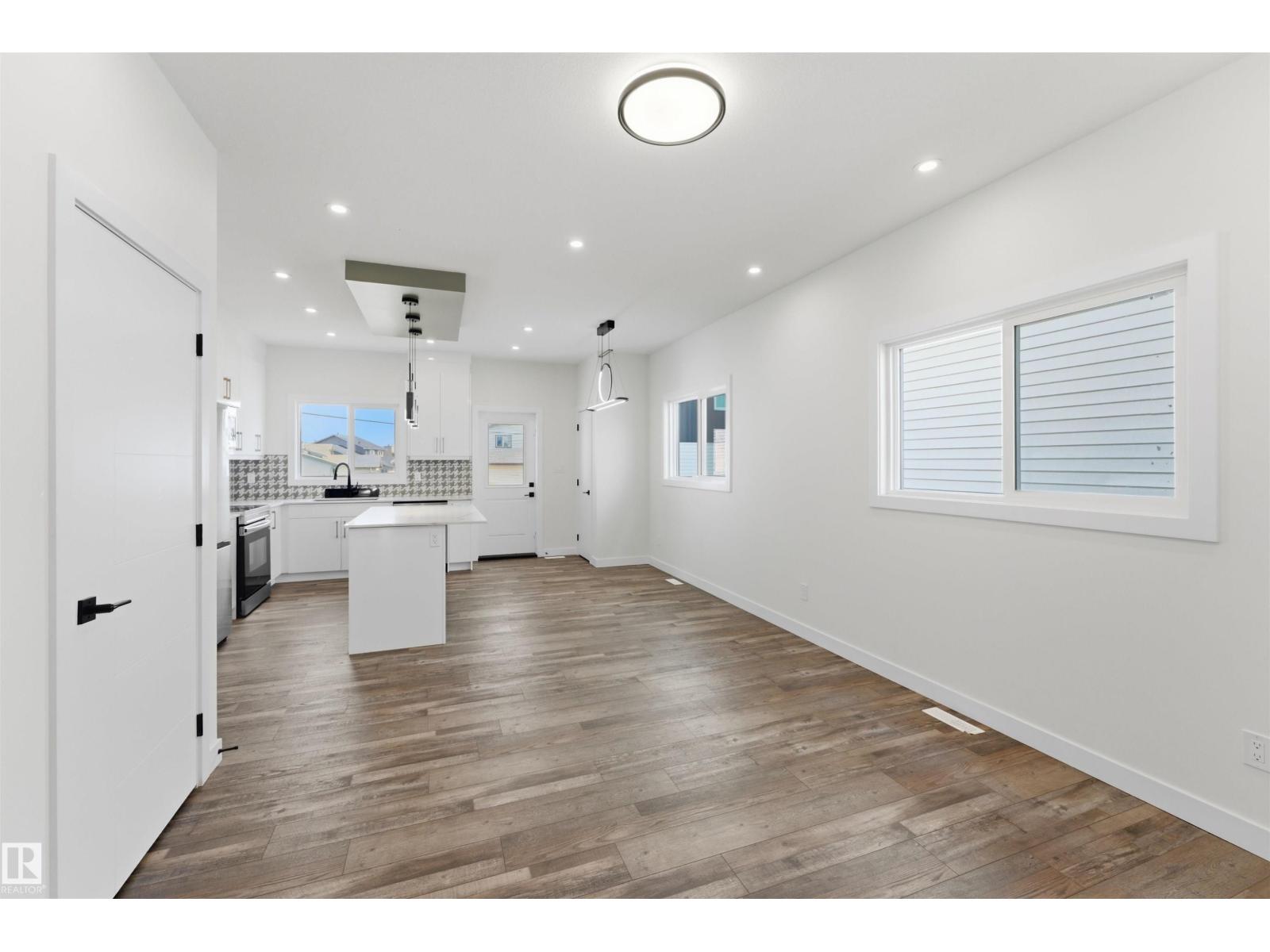 12447 47 ST NW, Edmonton