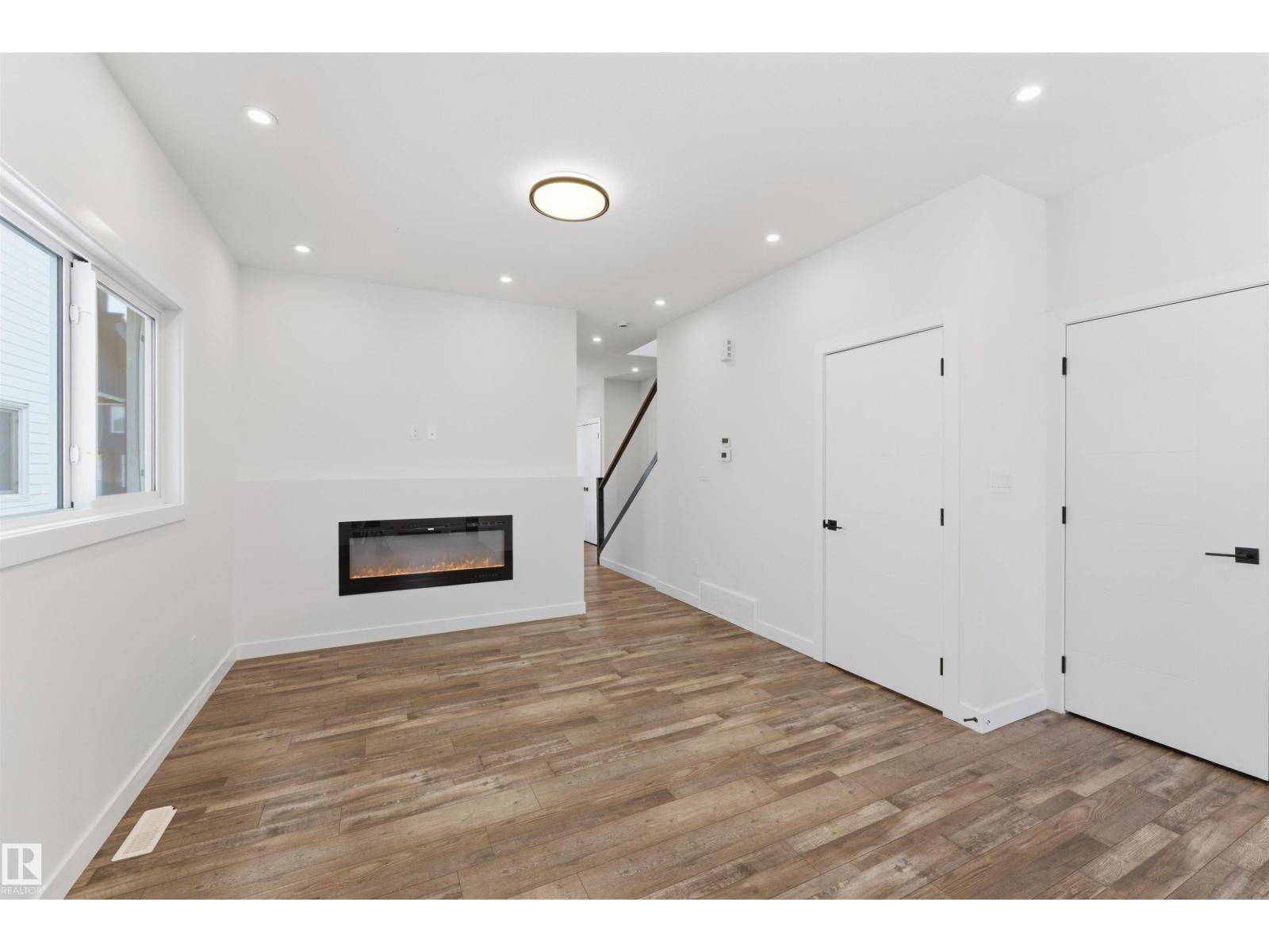 12447 47 ST NW, Edmonton