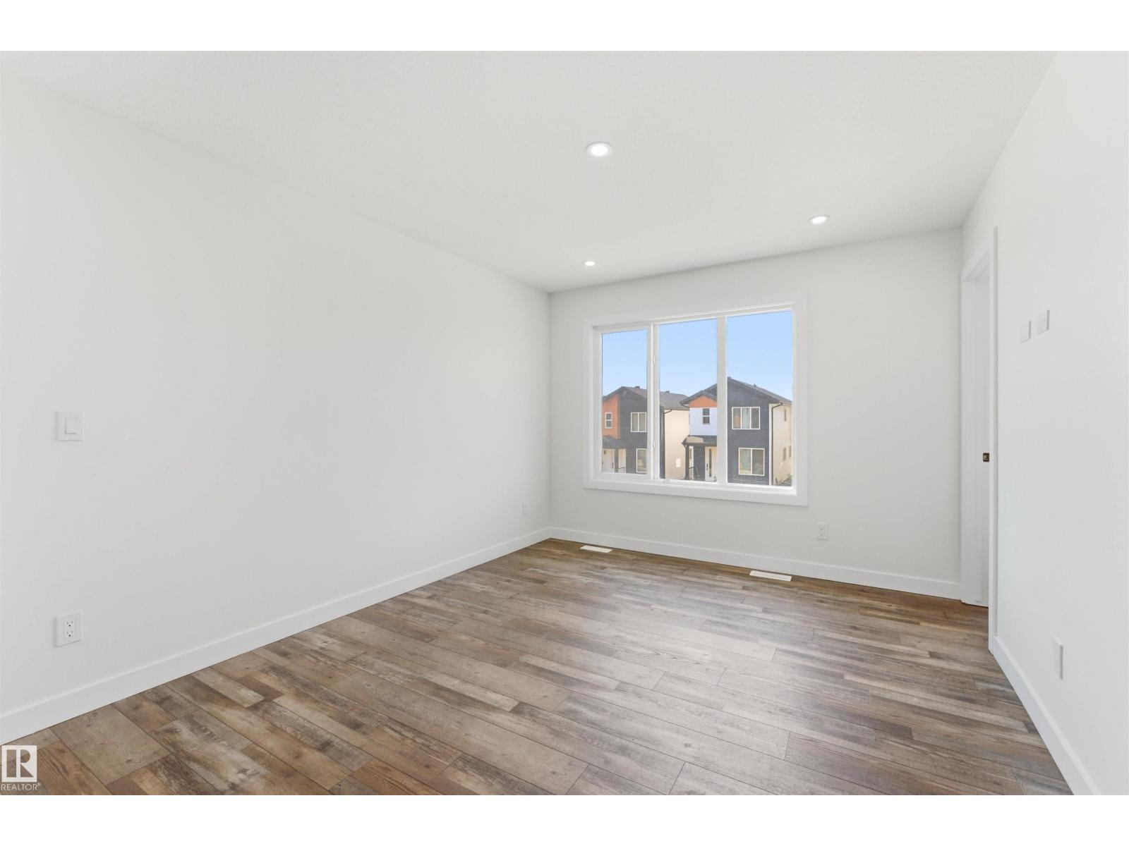 12447 47 ST NW, Edmonton